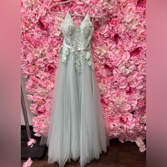 Tiffany Designs 16362 size 2 aqua a line dress with tulle. Tie up back - Picture 3 of 6